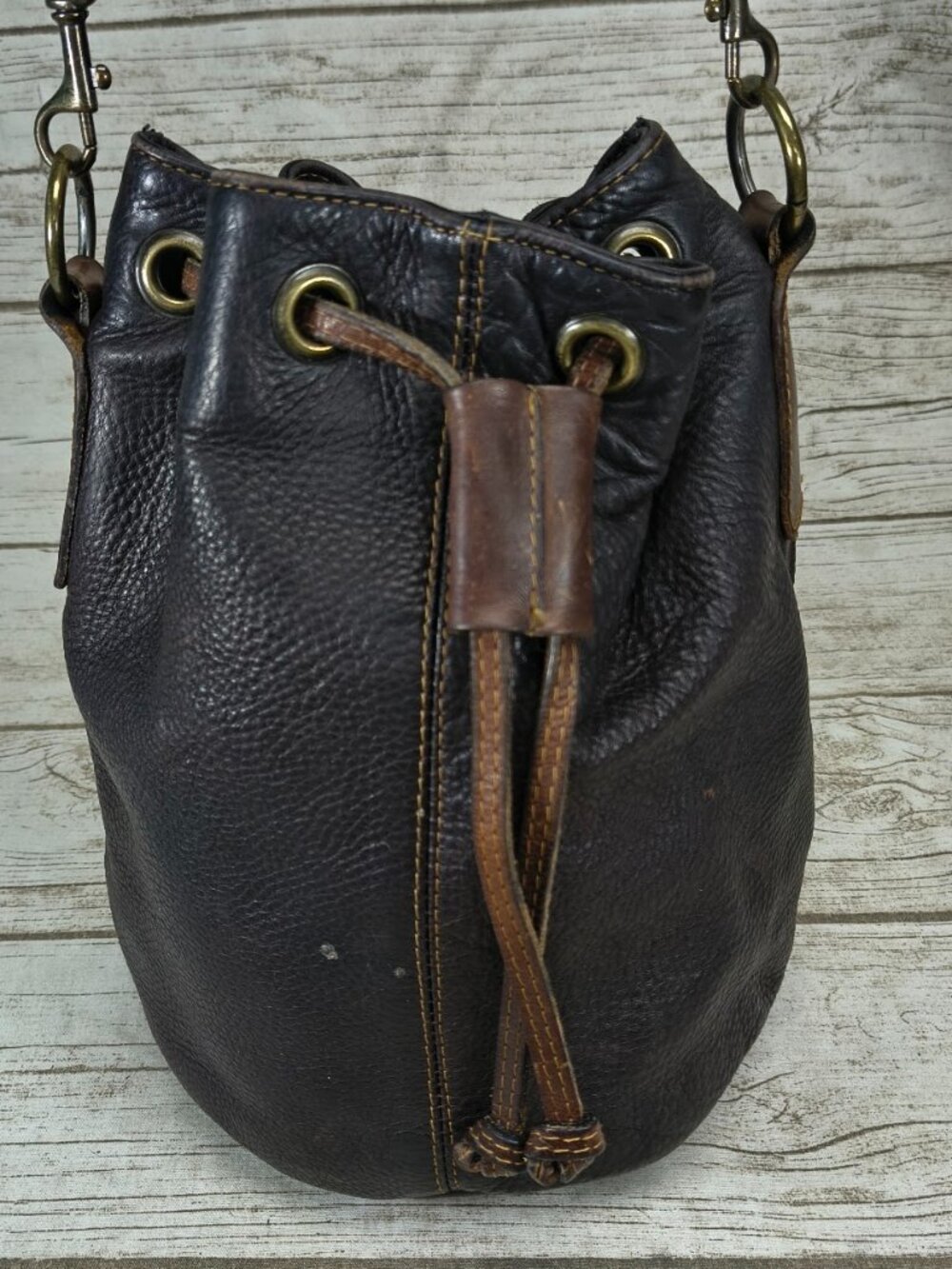 Stone Ridge Vintage Leather Drawstring Bucket Crossbody Bag